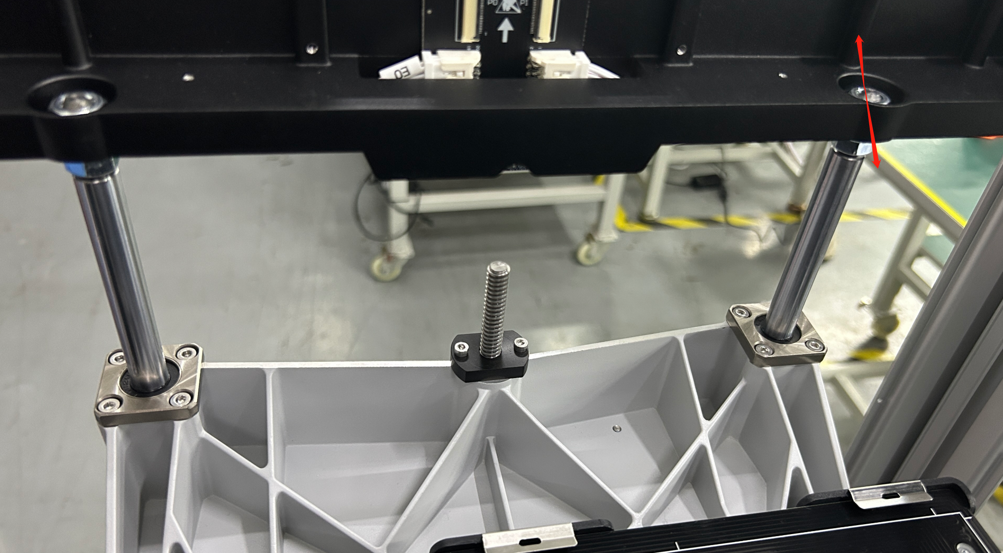 adjust_z_axis_guide_rail_bearing.png