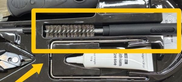 /u1/u1_tool_box_wire_brush.jpg